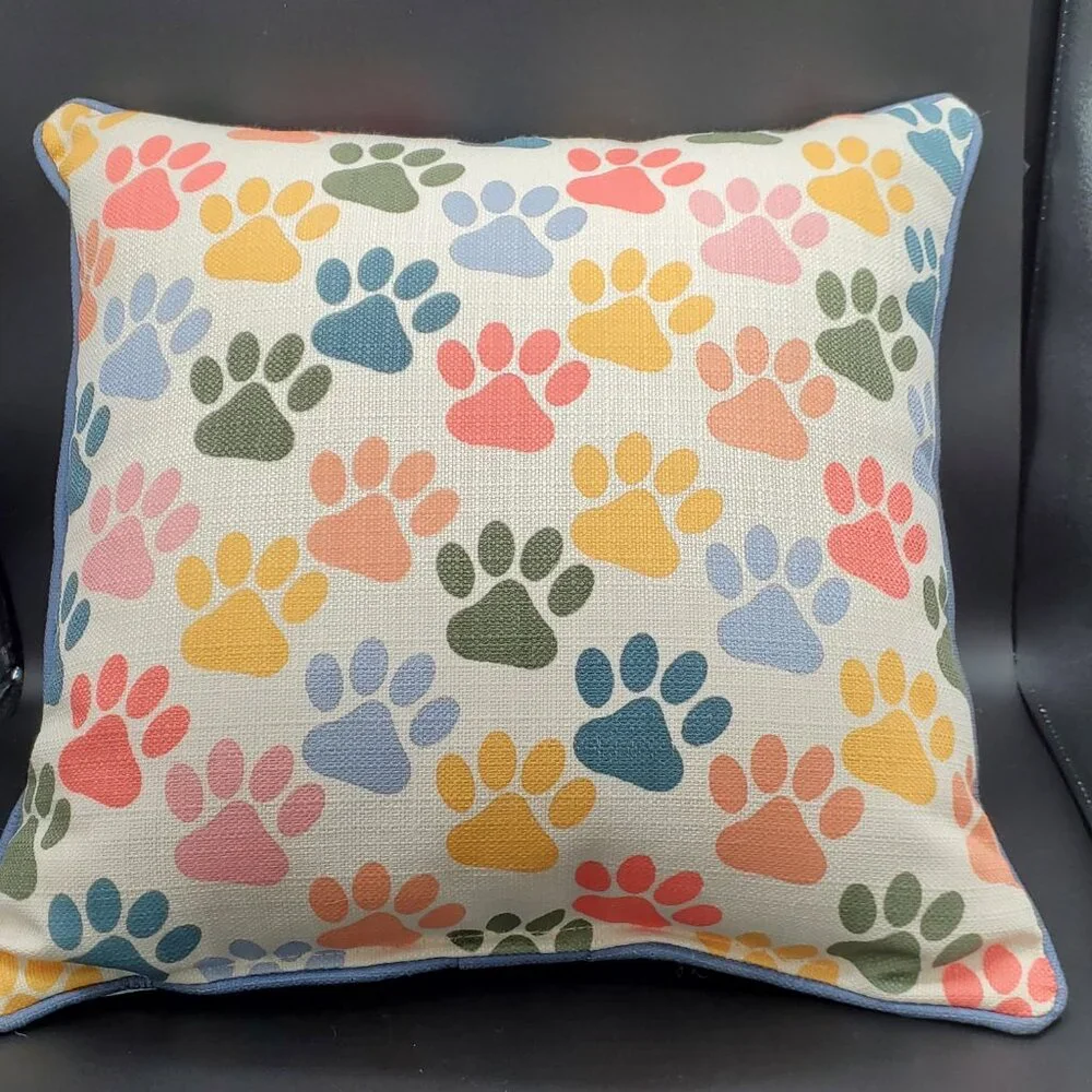 New 16x16 Paw Print 